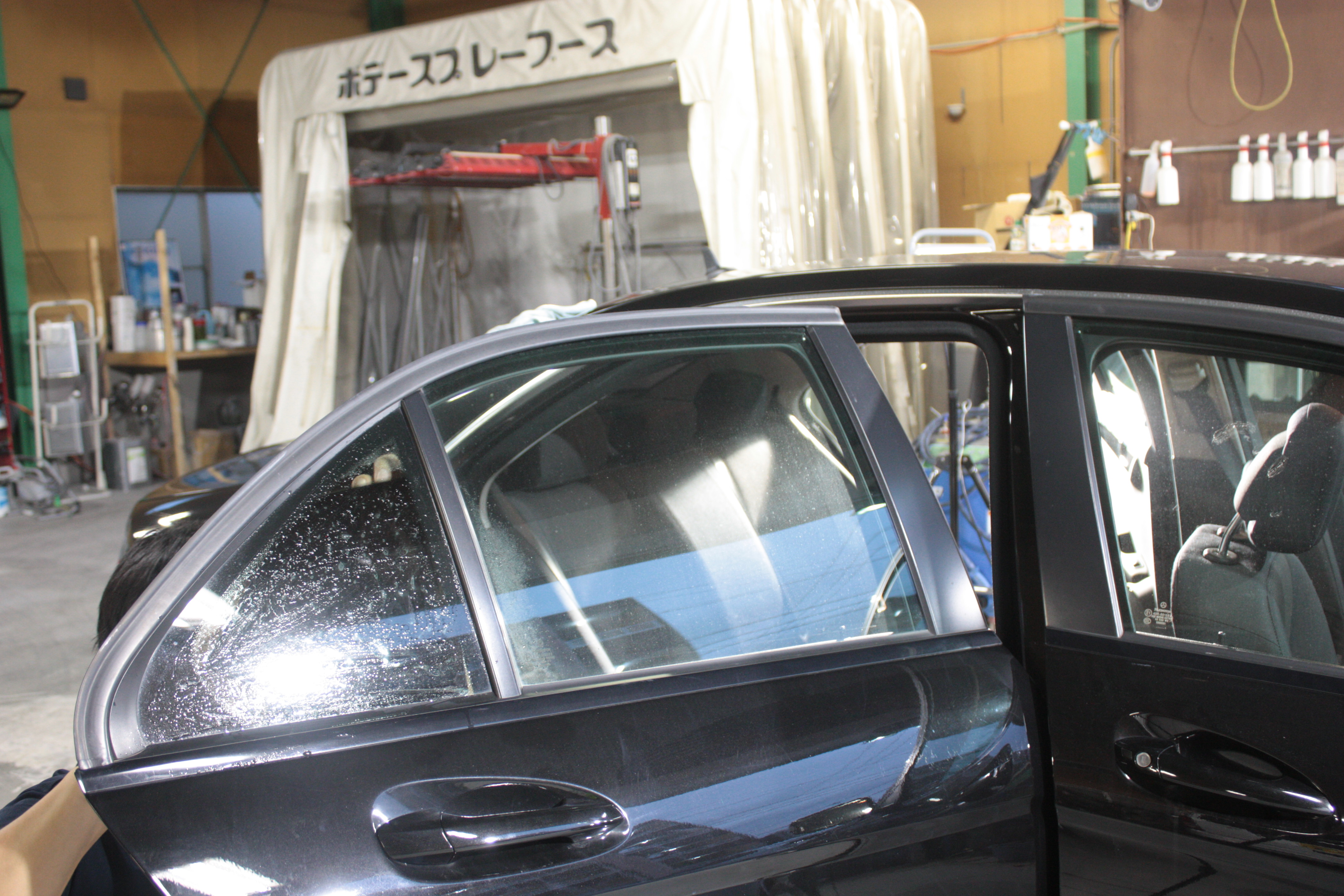メルセデス・ベンツ C200 施工写真 (2)