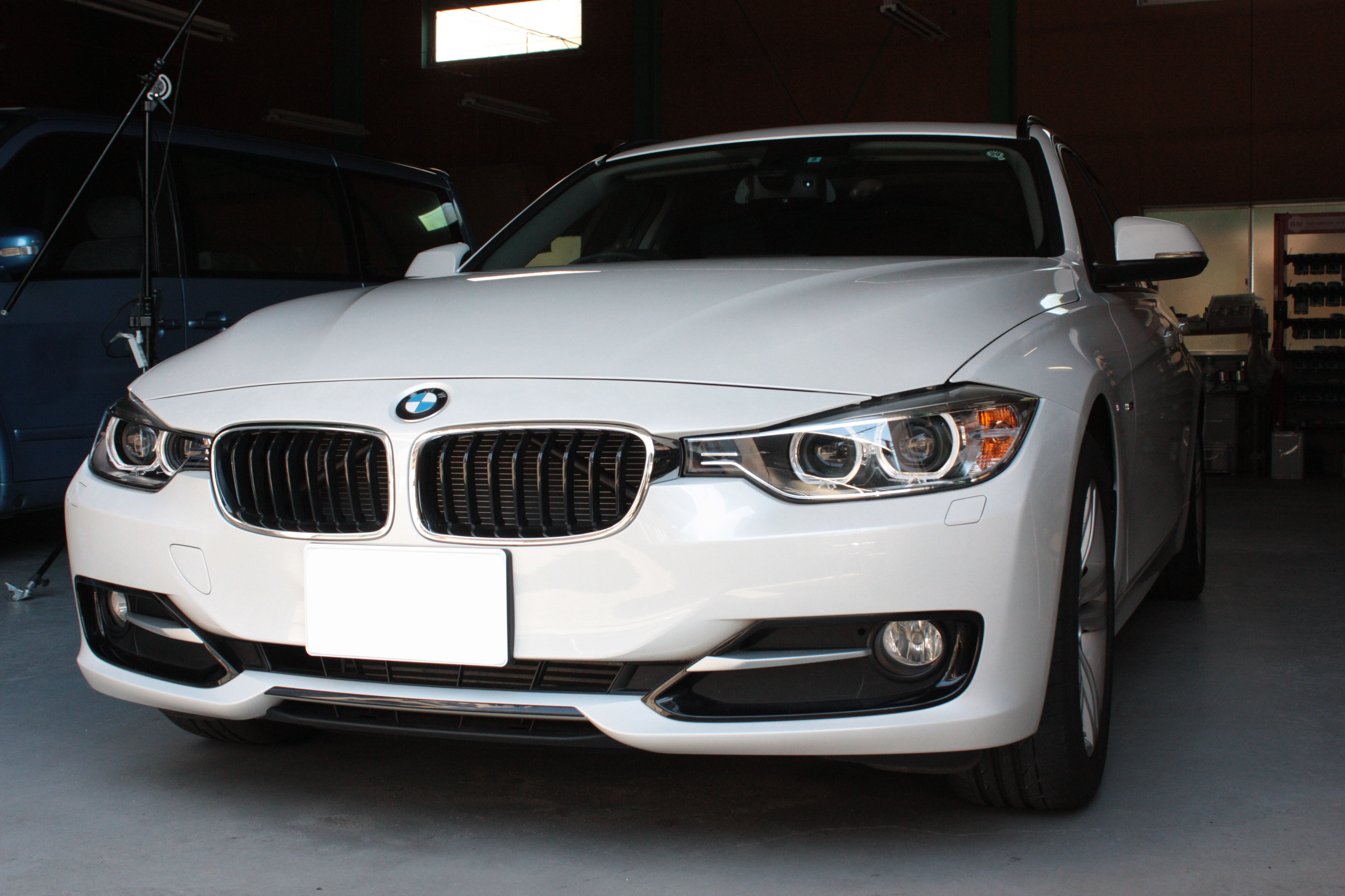 BMW 320d 施工写真 (1)
