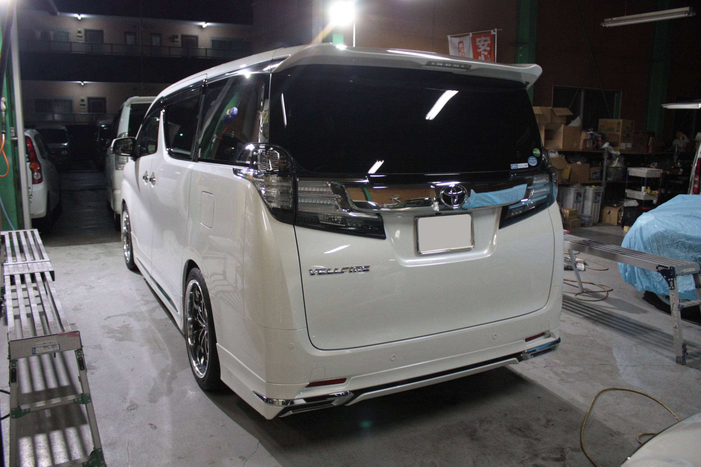 トヨタ ヴェルファイア 施工写真 (5)