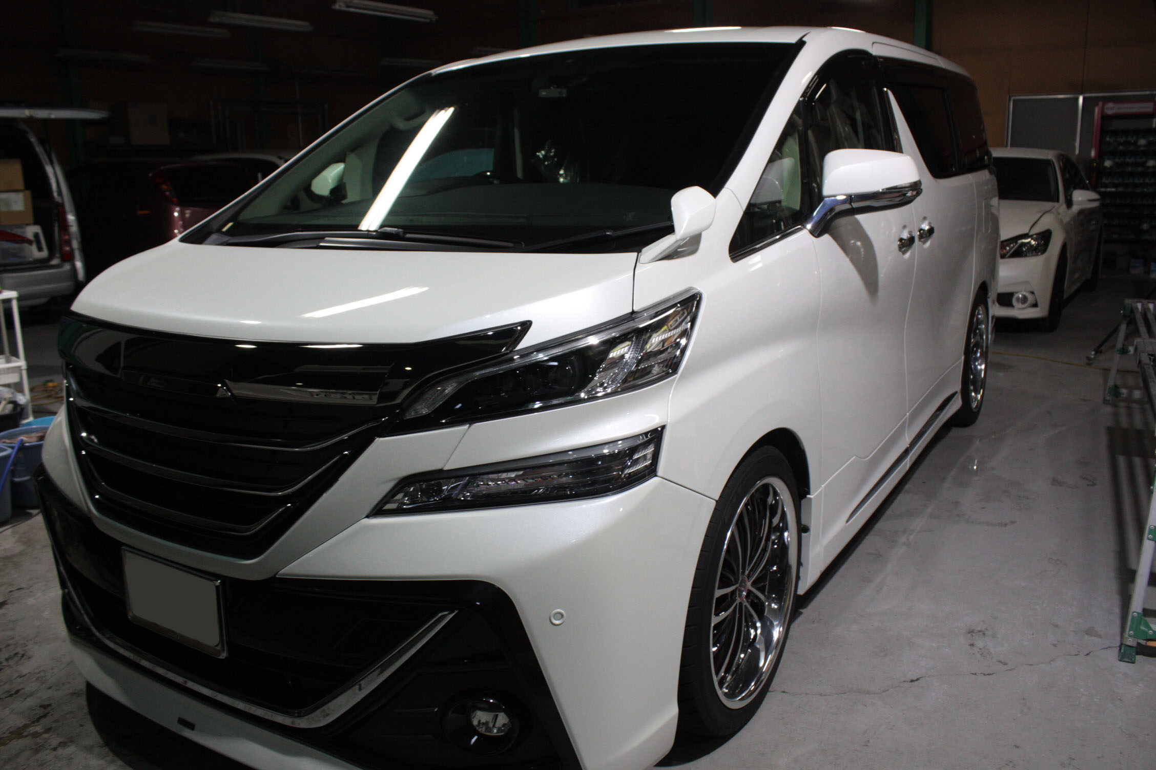 トヨタ ヴェルファイア 施工写真 (1)