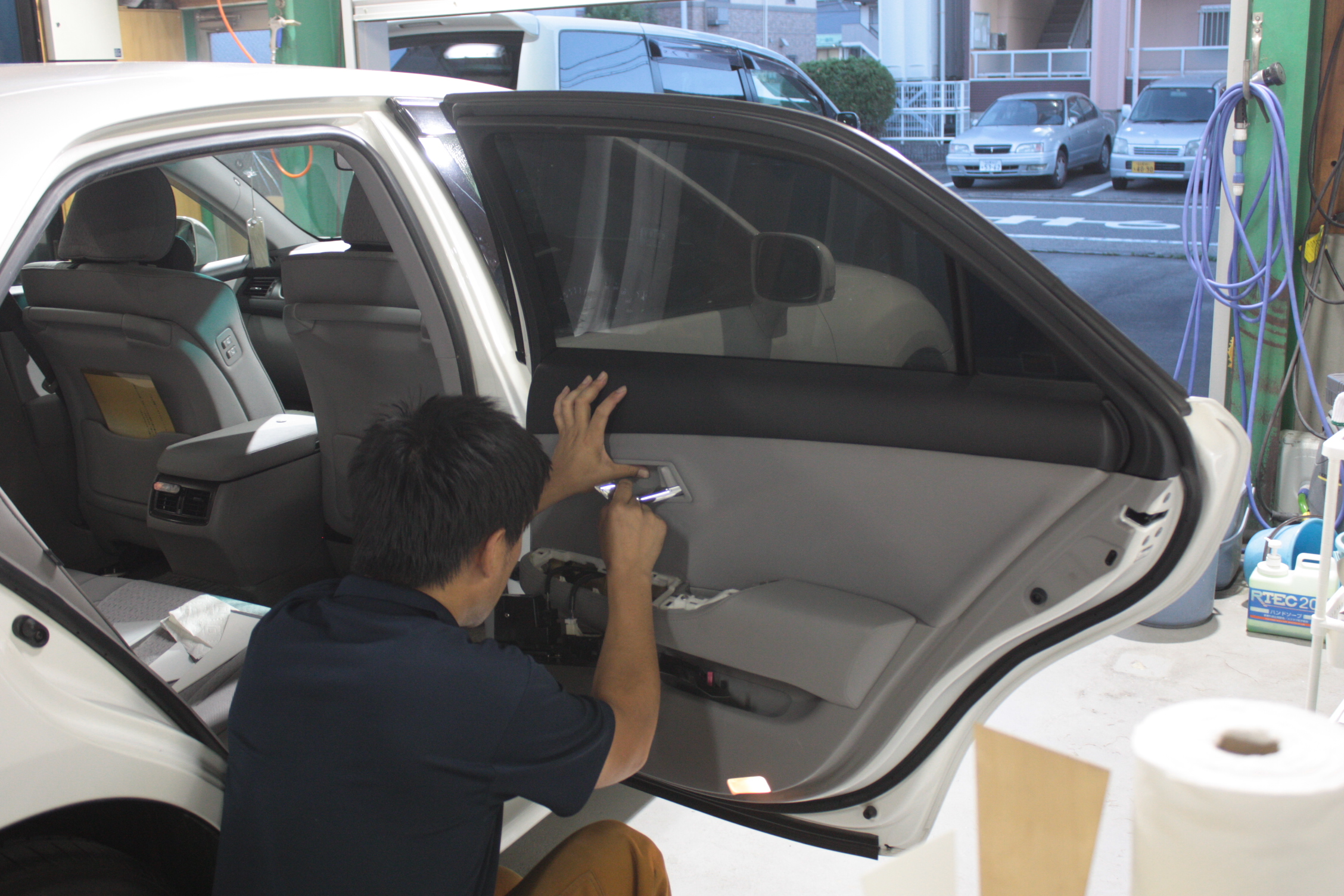トヨタ クラウン200系 施工写真 (14)