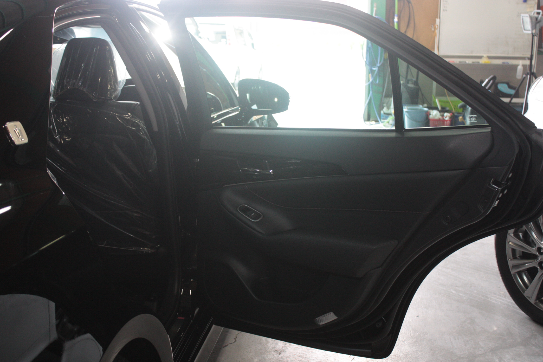 トヨタ 210クラウン新車 施工写真 (4)