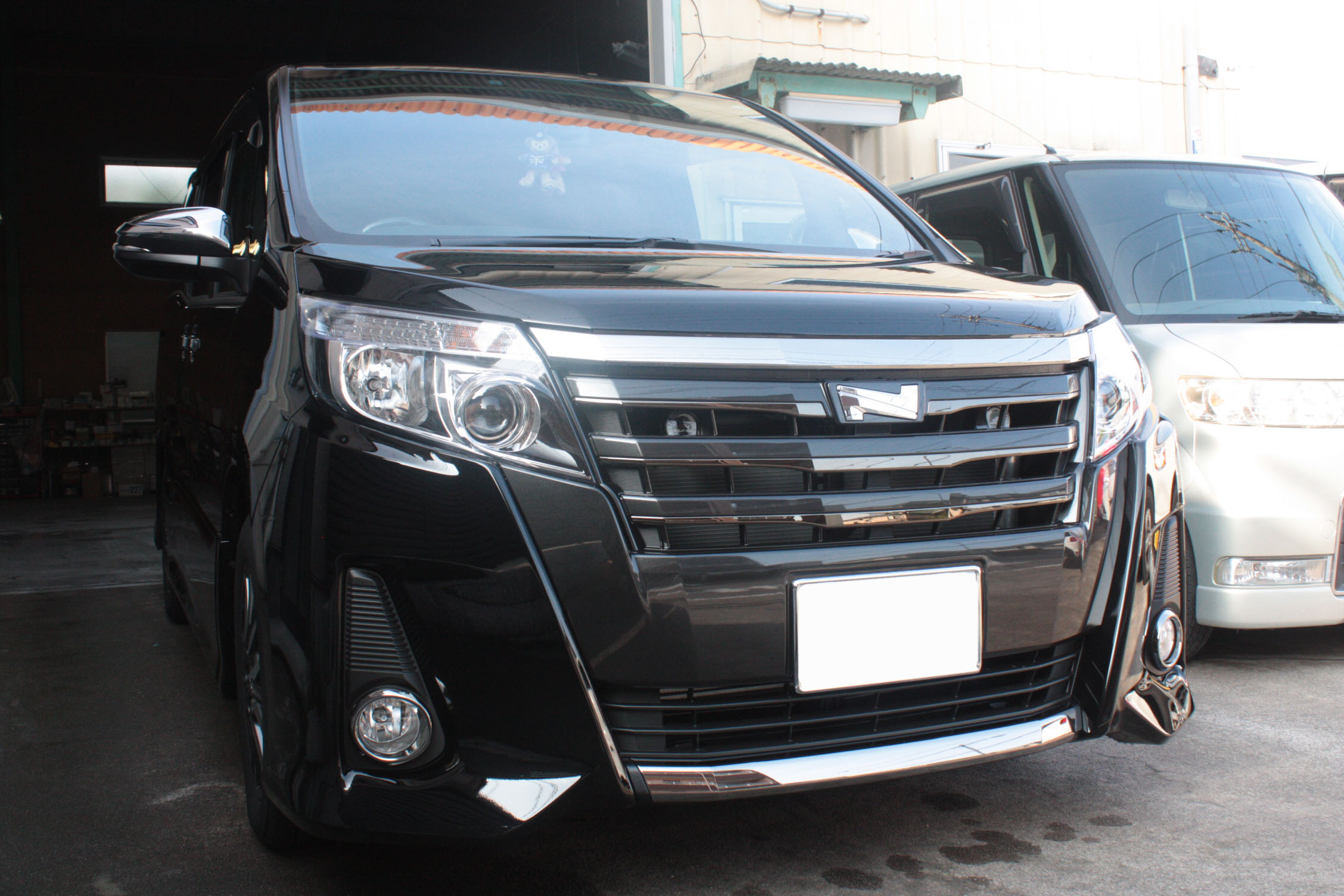 トヨタ ノア新車 施工写真 (3)