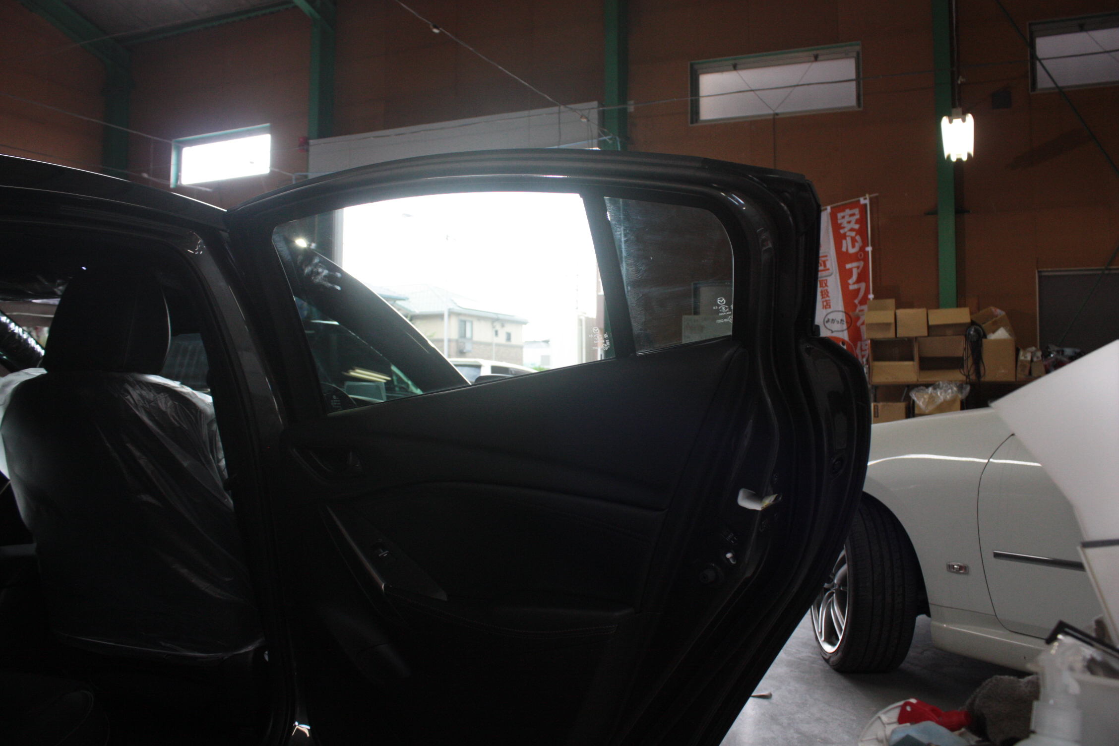 マツダ アテンザ新車 施工写真 (6)