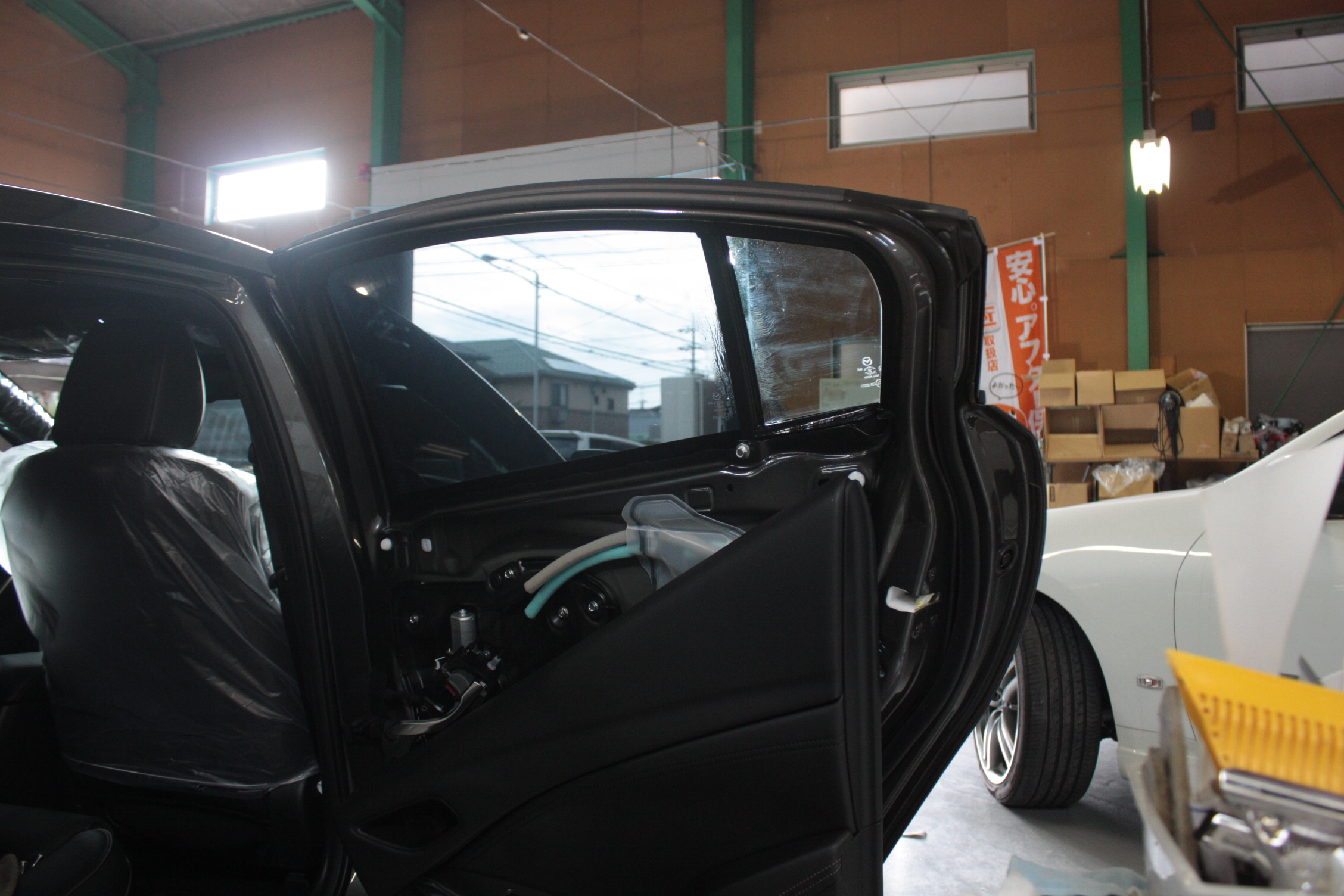 マツダ アテンザ新車 施工写真 (9)