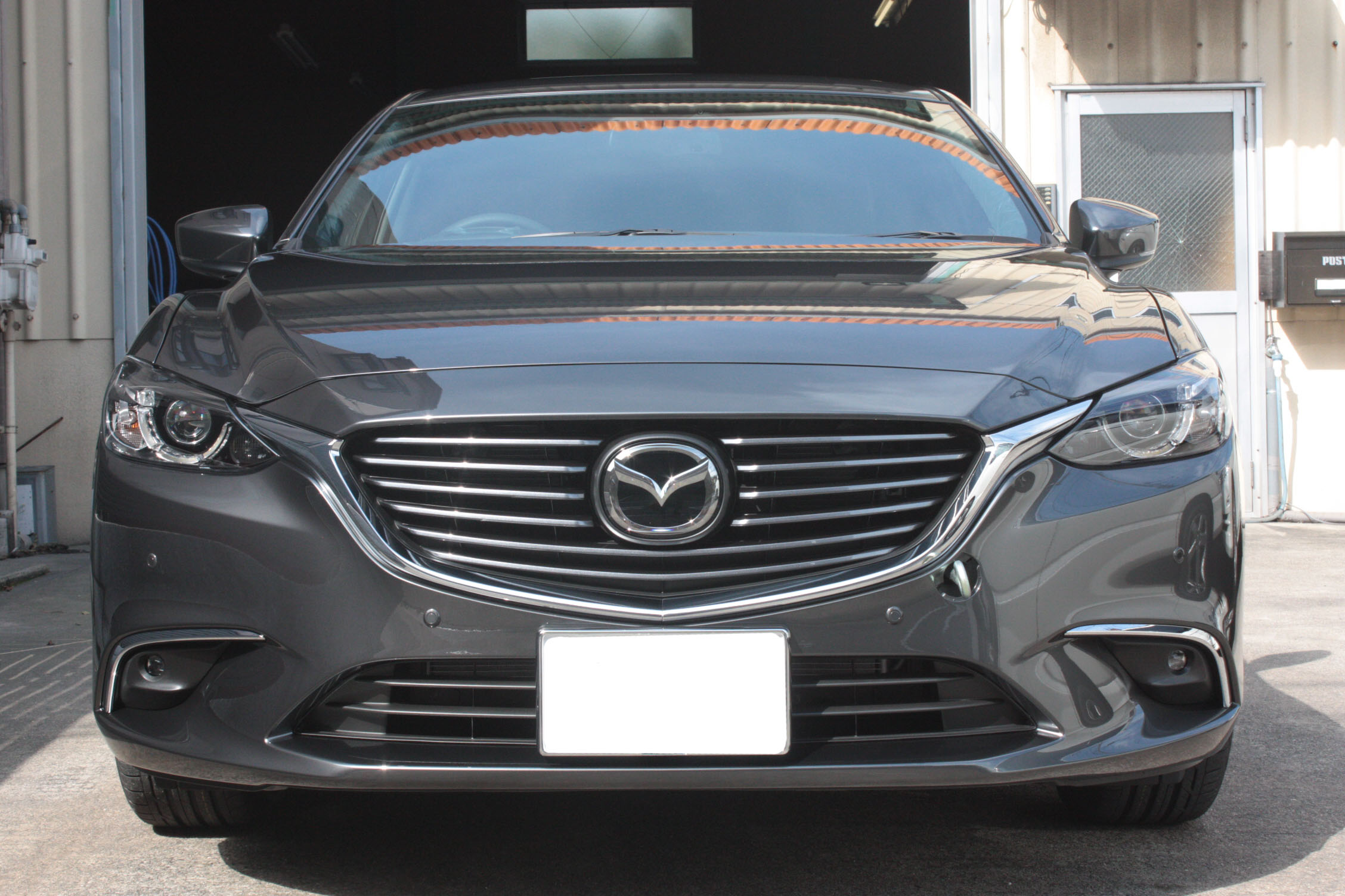 マツダ アテンザ新車 施工写真 (1)