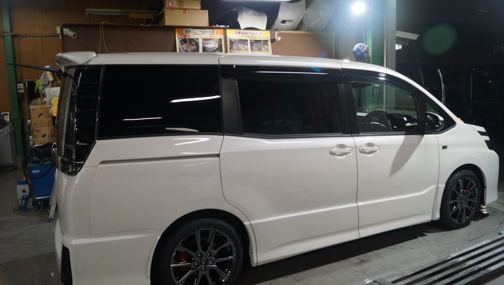 トヨタ VOXY 施工写真 (7)