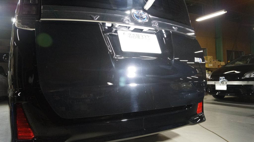 トヨタ VOXY2台 施工写真 (31)