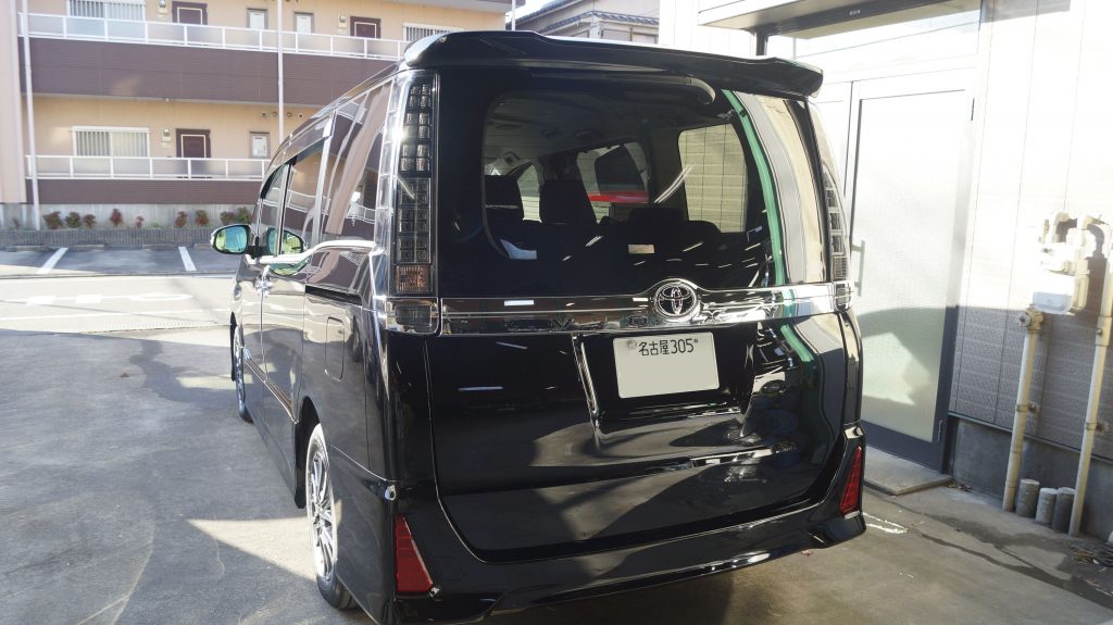 トヨタ VOXY2台 施工写真 (1)