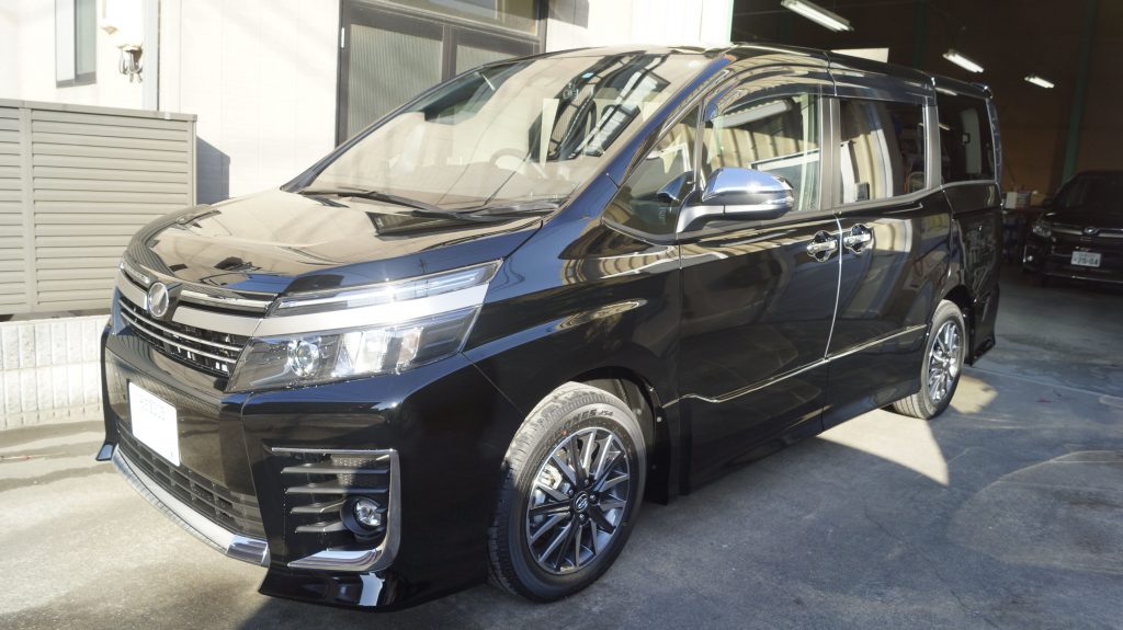 トヨタ VOXY2台 施工写真 (3)