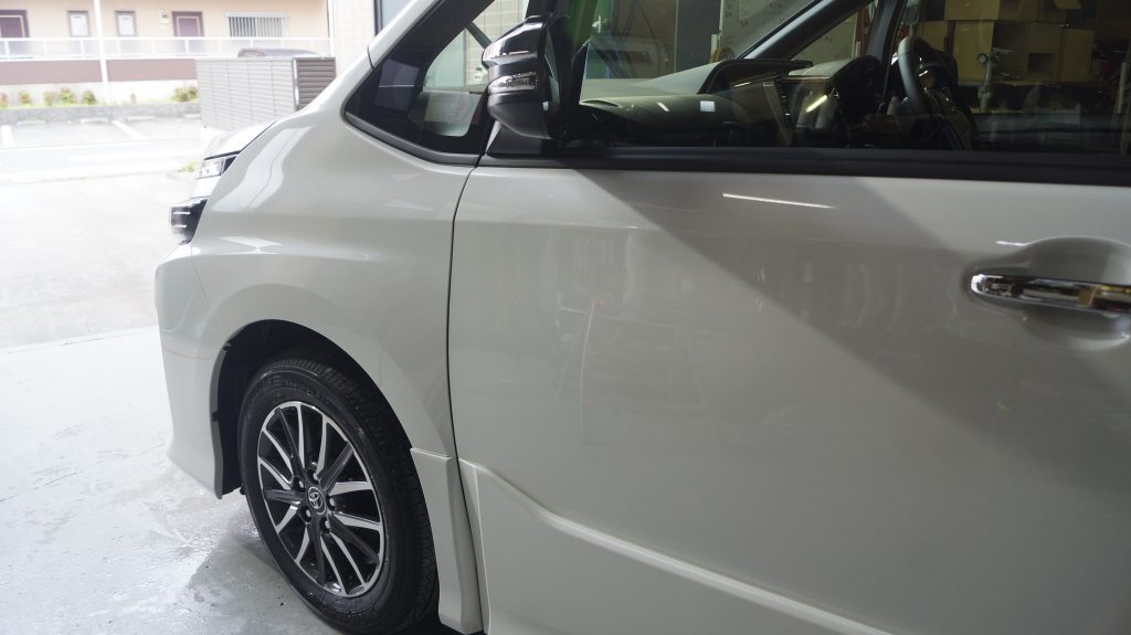 トヨタ VOXY 施工写真 (3)