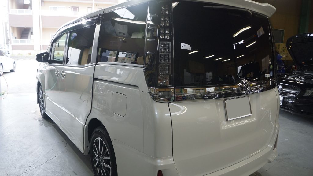 トヨタ VOXY 施工写真 (4)