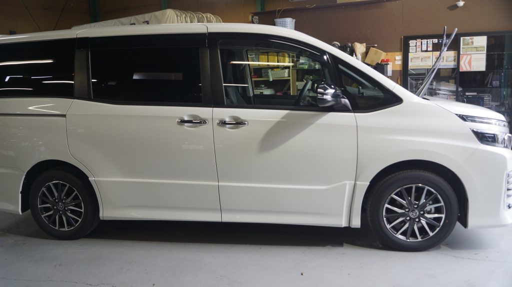 トヨタ VOXY 施工写真 (7)