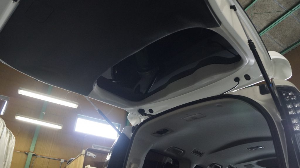 トヨタ VOXY 施工写真 (10)