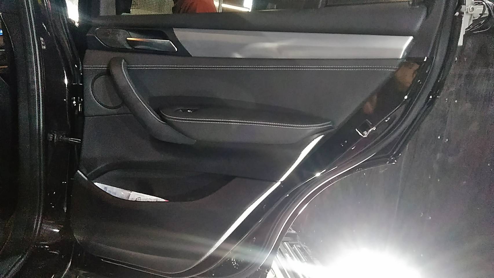 BMW 施工写真 (1)