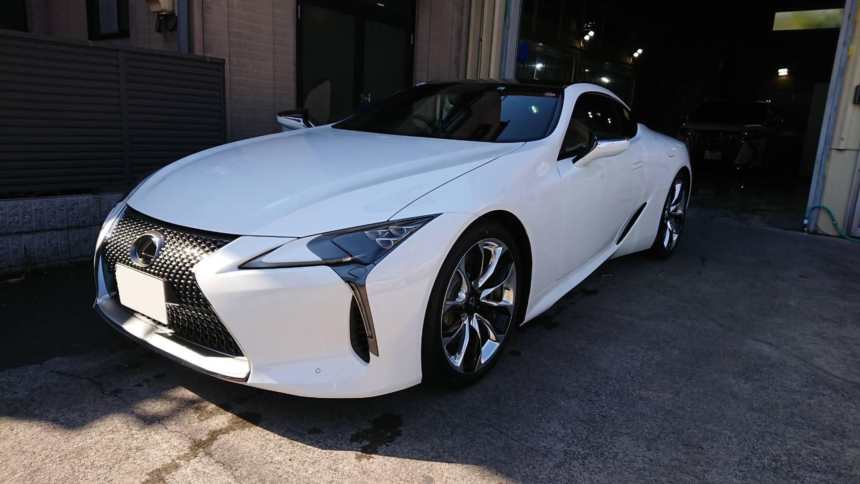 LC500 施工写真 (1)