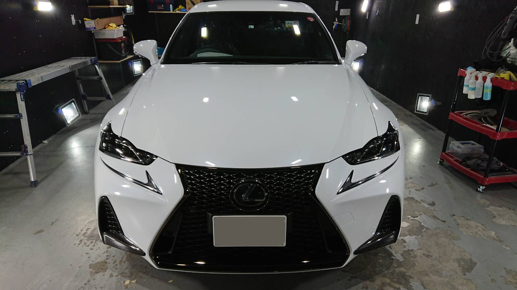 レクサス 新型IS300h 施工写真 (1)