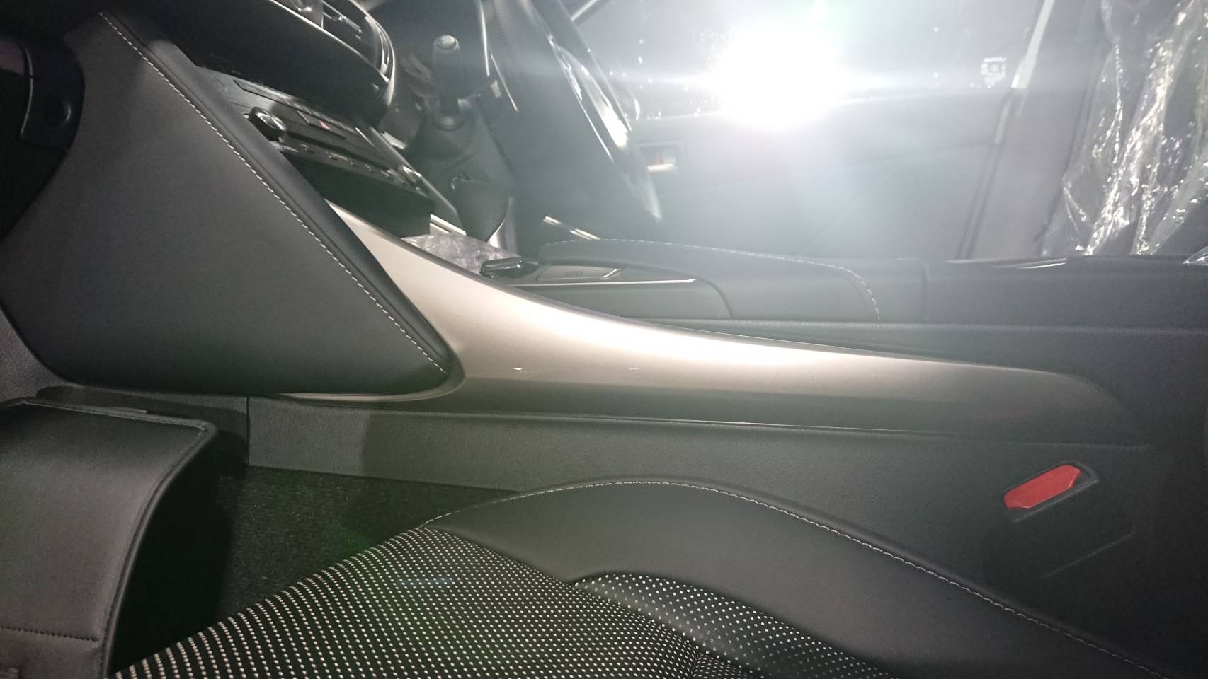 レクサス 新型IS300h 施工写真 (8)
