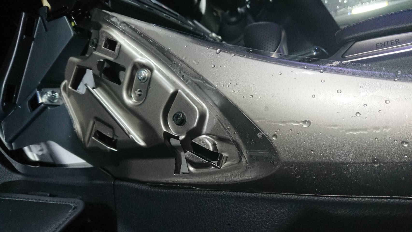 レクサス 新型IS300h 施工写真 (6)