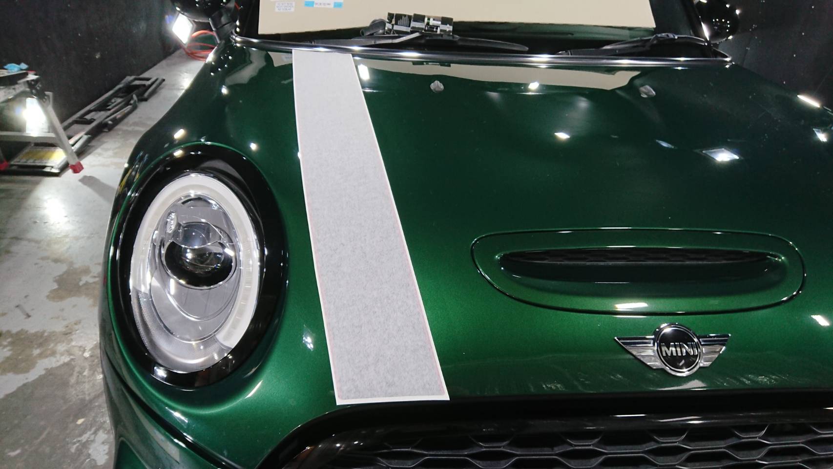 MINI ジョンクーパーワークスの経年劣化を復活 施工写真 (8)