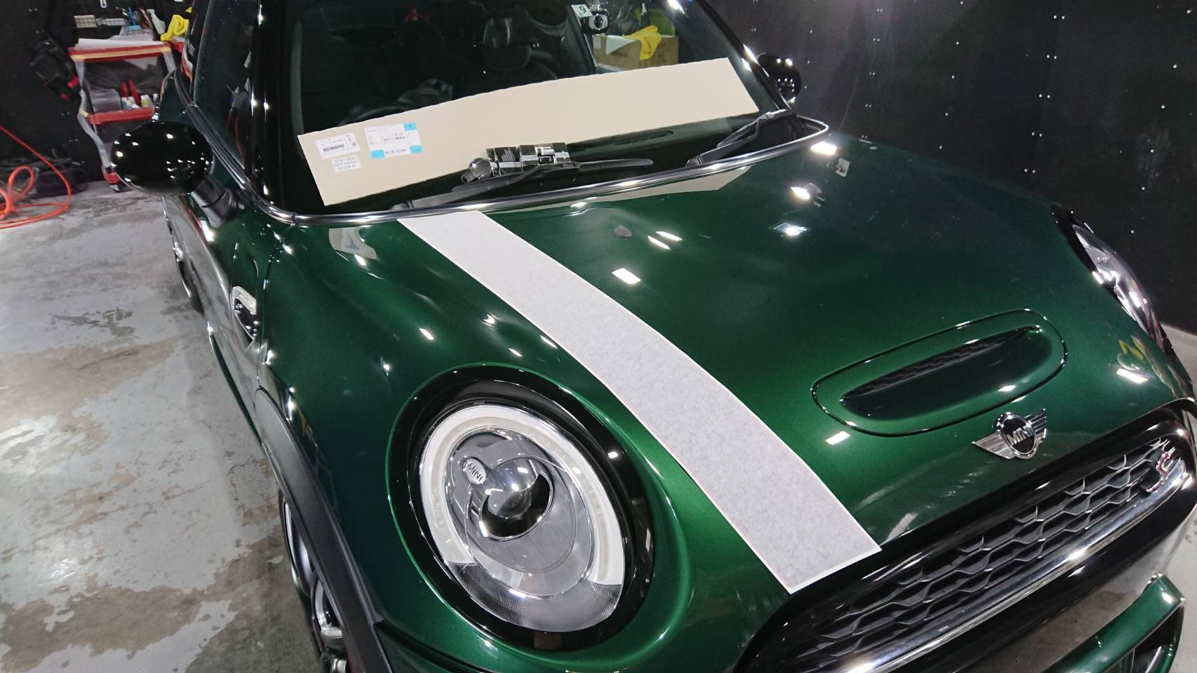MINI ジョンクーパーワークスの経年劣化を復活 施工写真 (7)