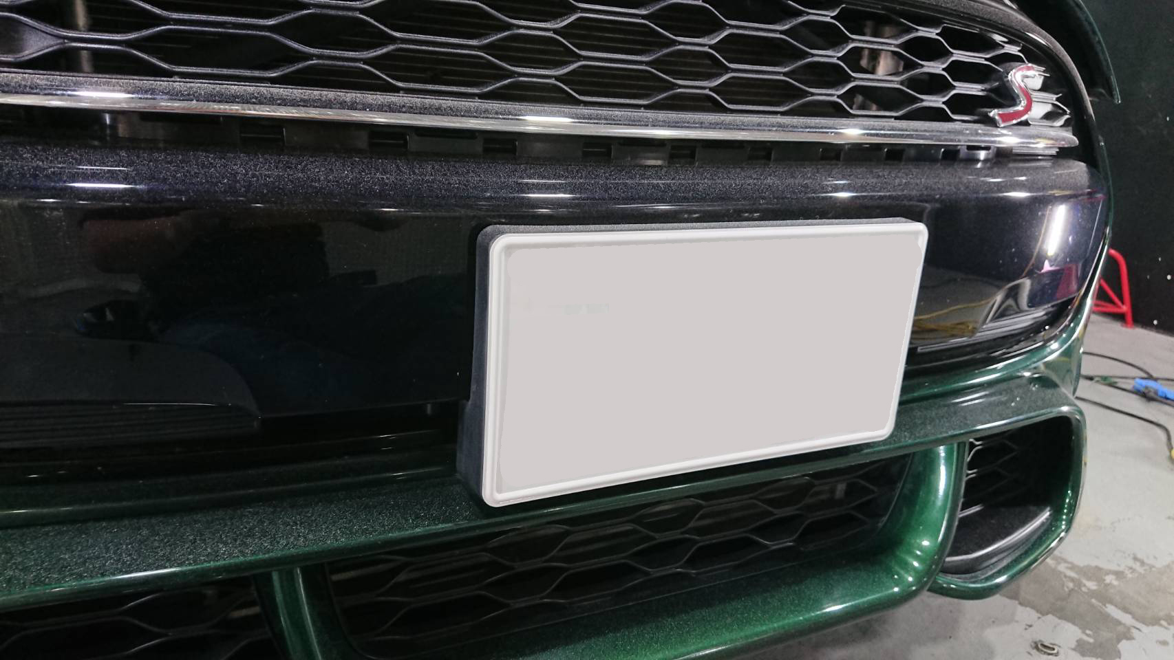 MINI ジョンクーパーワークスの経年劣化を復活 施工写真 (17)