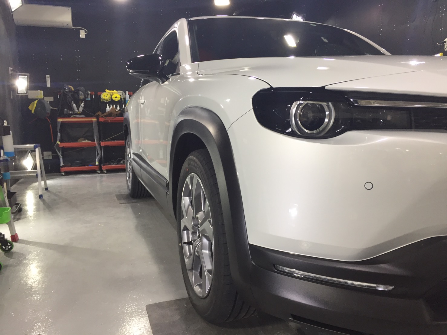 マツダ MX30 施工写真 (6)