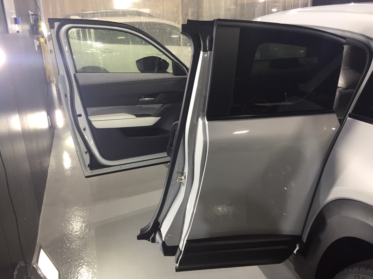 マツダ MX30 施工写真 (4)