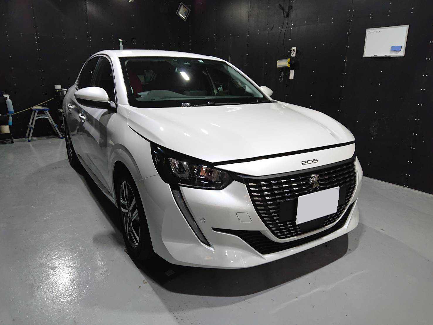 新型】プジョー208 - 愛知県名古屋市のカーコーティング専門店スタート