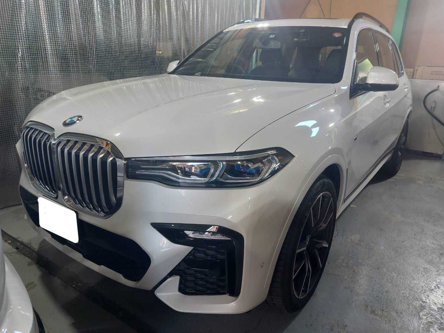 BMW X7 施工写真 (1)