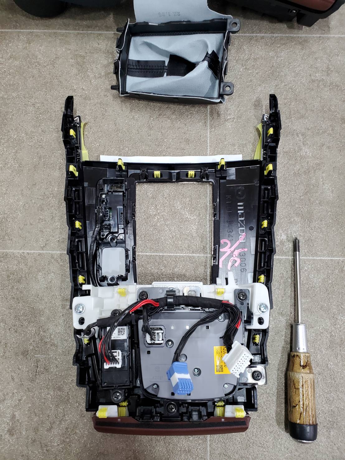 マツダ CX-8 施工写真 (14)