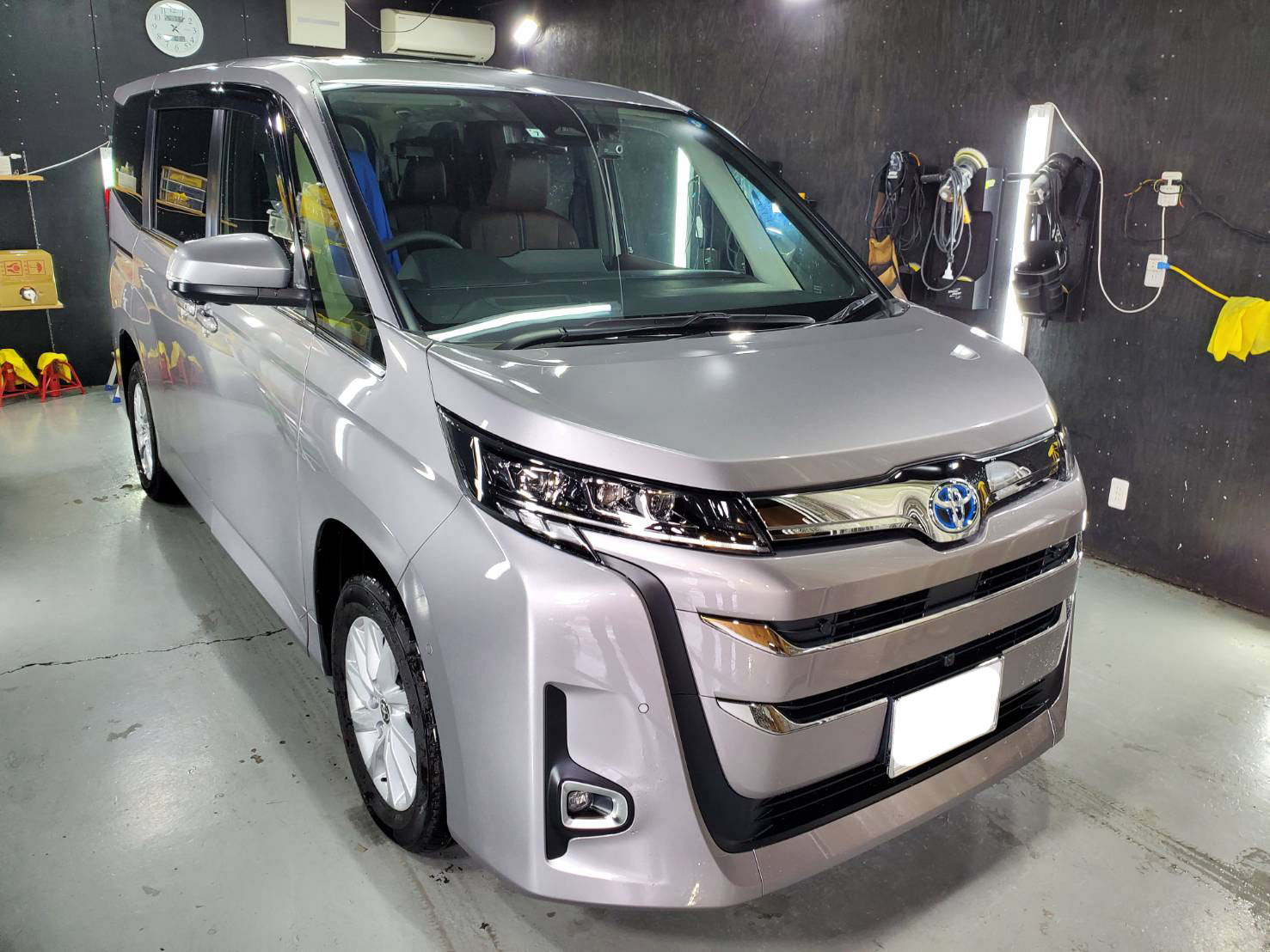 トヨタ ノア 施工写真 (1)