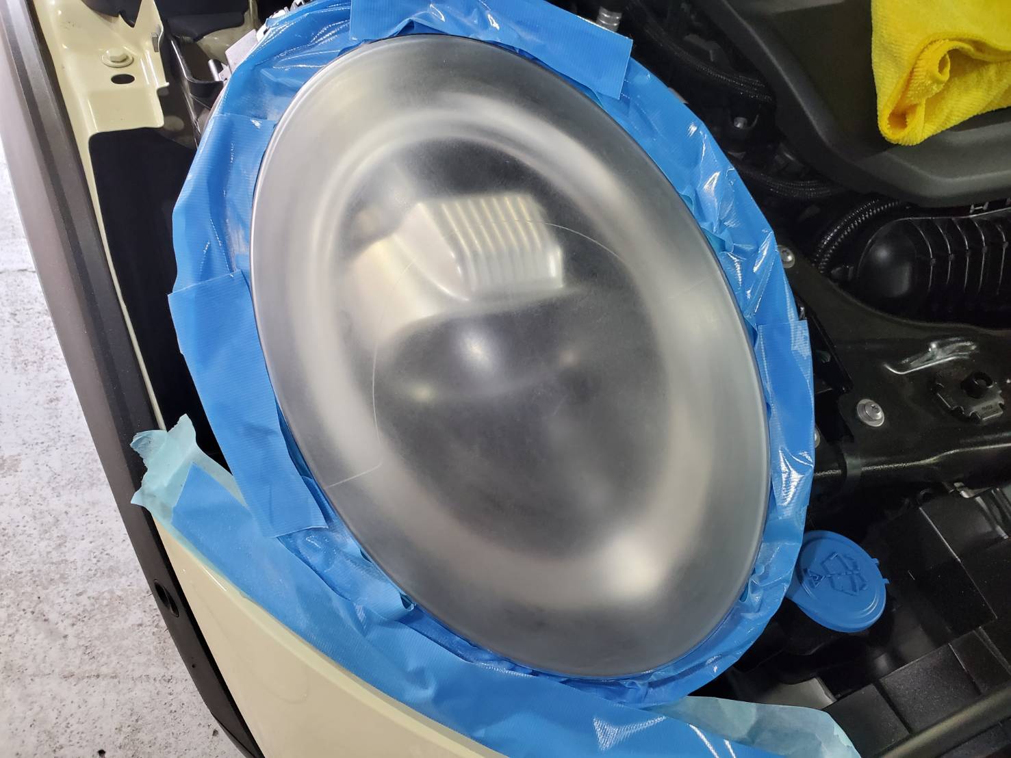 MINI ヘッドライト研磨 施工写真 (5)