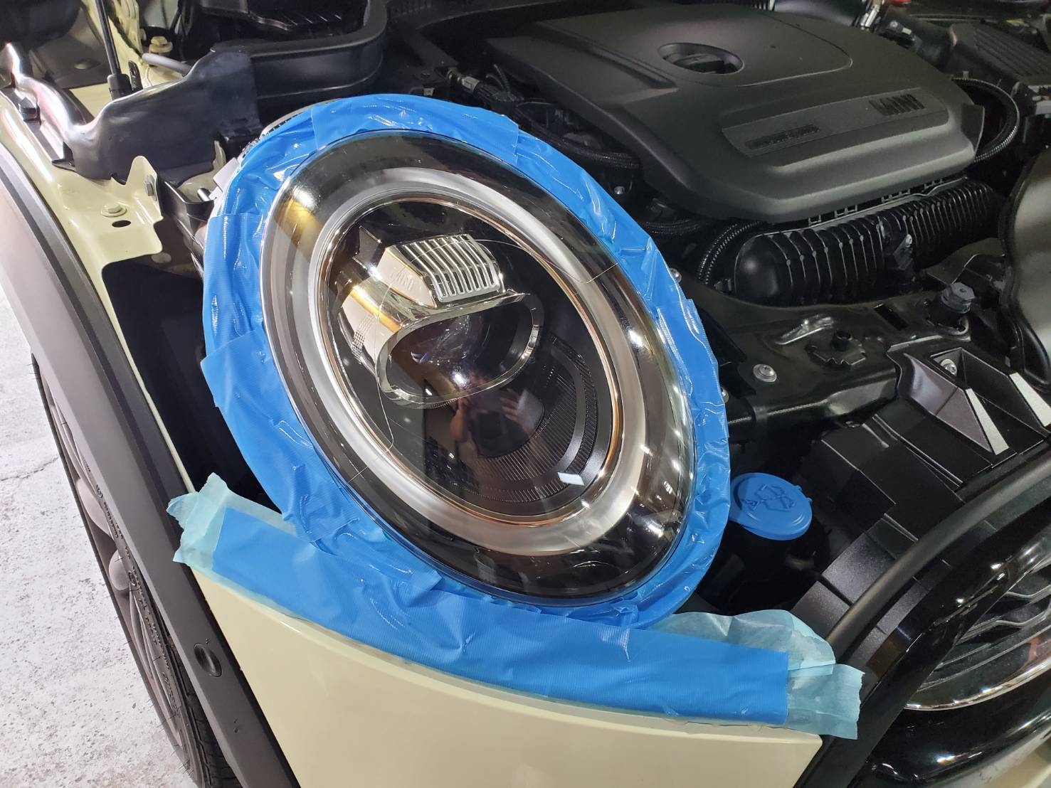 MINI ヘッドライト研磨 施工写真 (4)