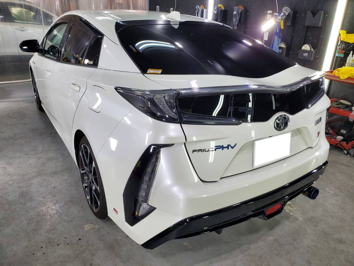 トヨタ GRプリウス 施工写真 (2)