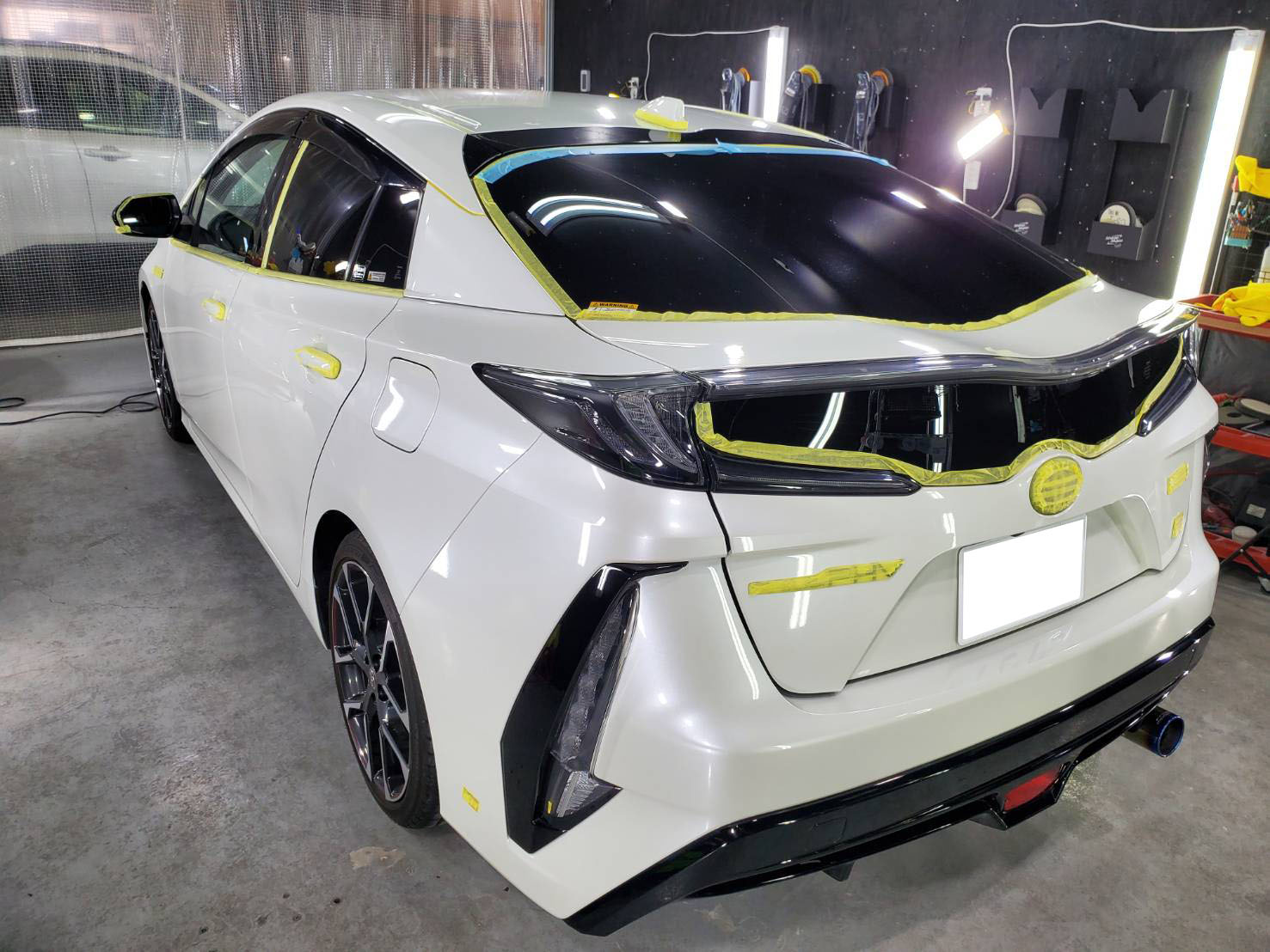 トヨタ GRプリウス 施工写真 (4)
