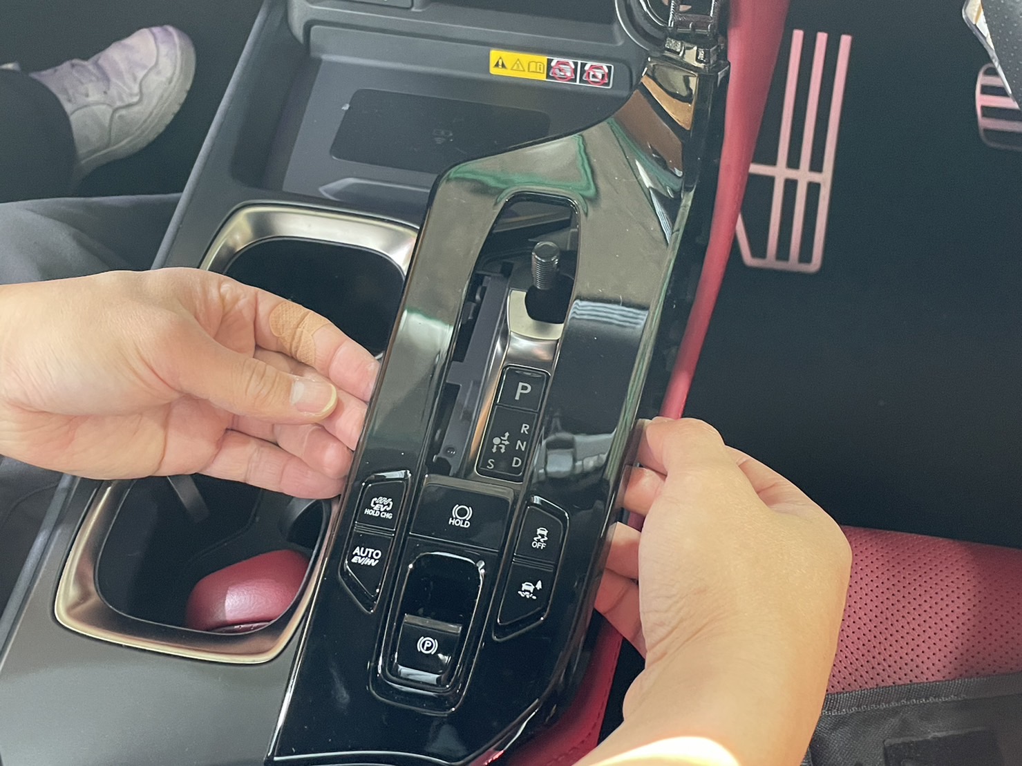レクサス NX450h 施工写真 (10)