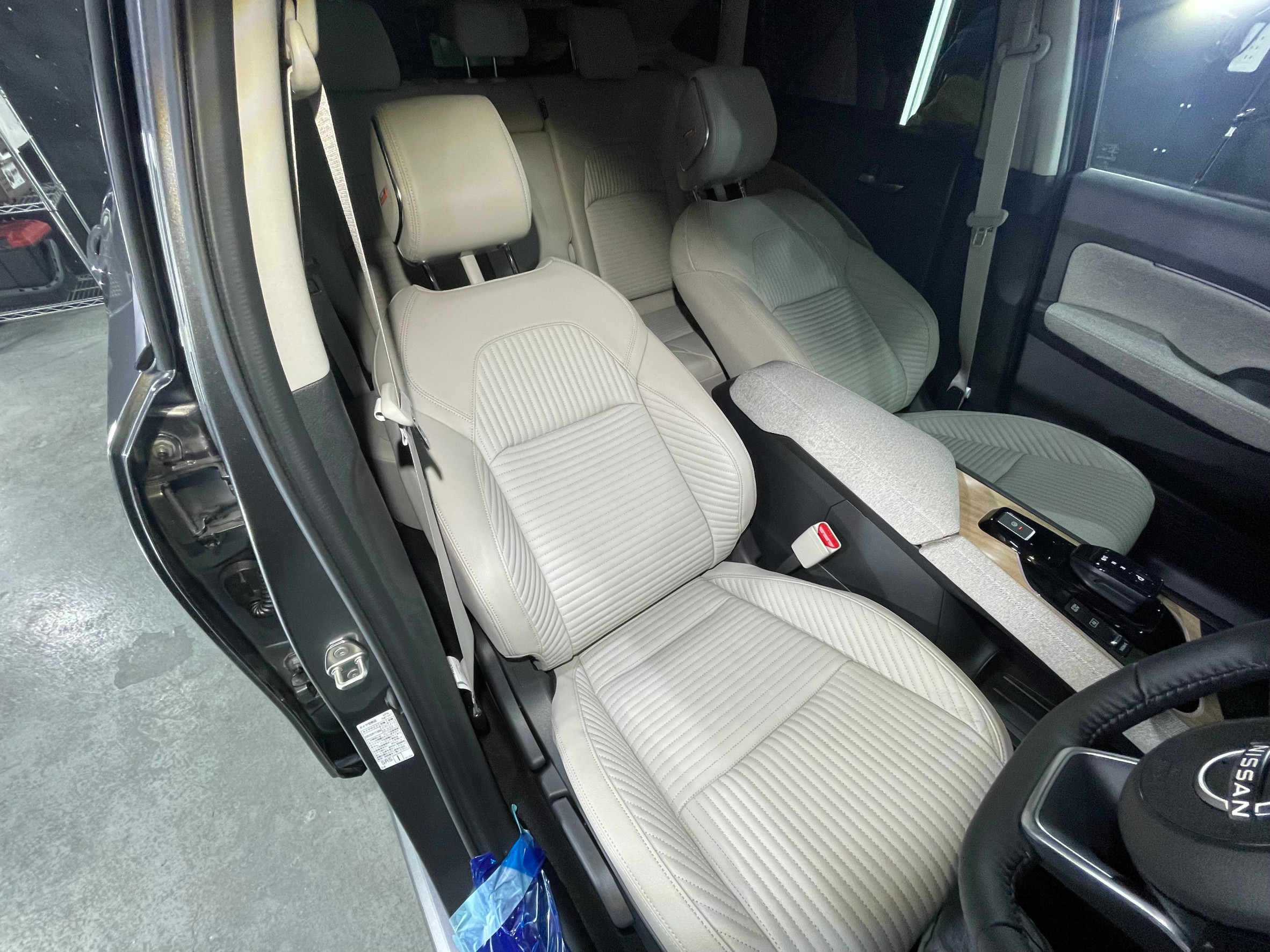 日産 オーラE-Powor 施工写真 (12)