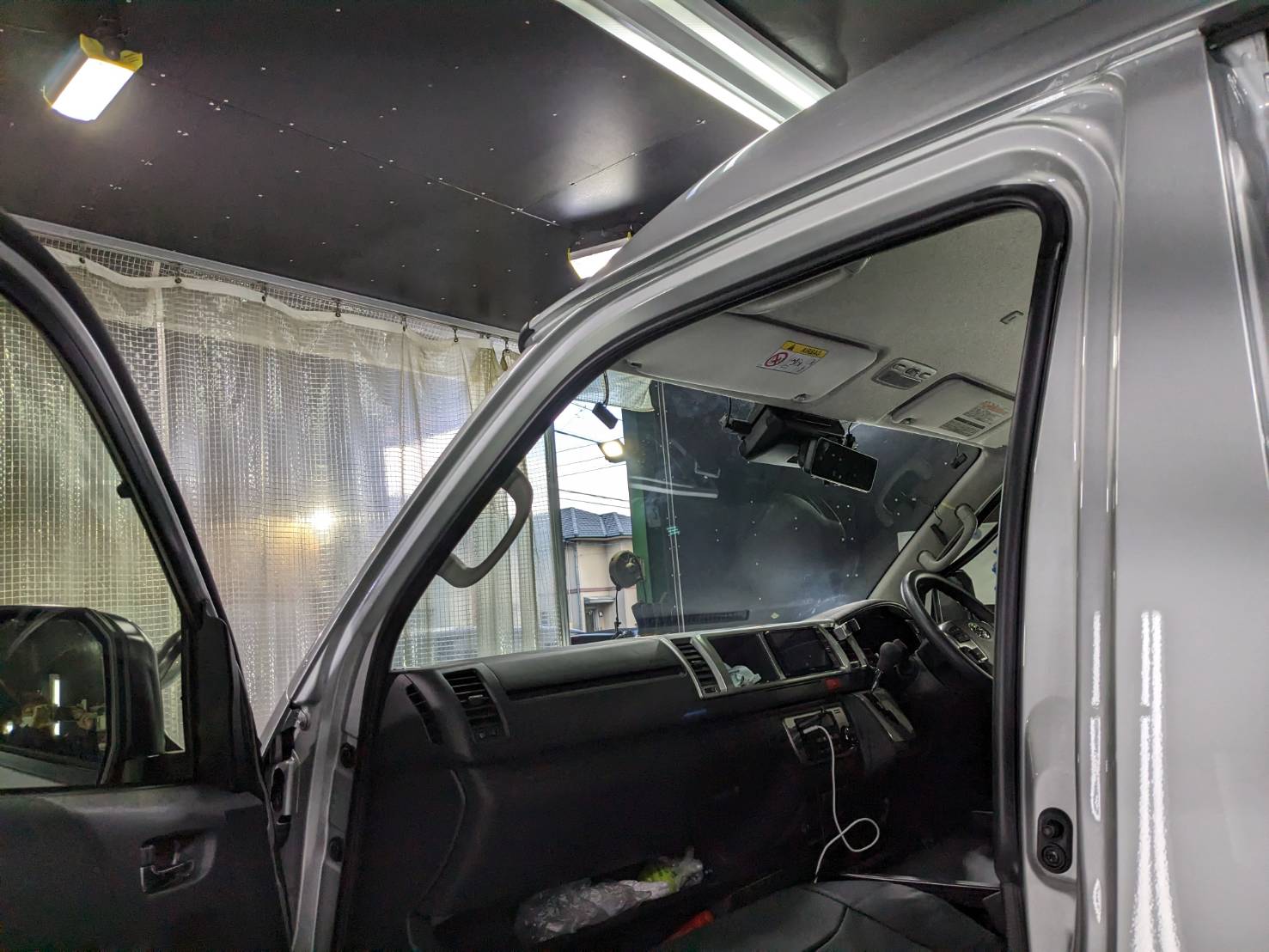 トヨタ ハイエース 施工写真 (4)