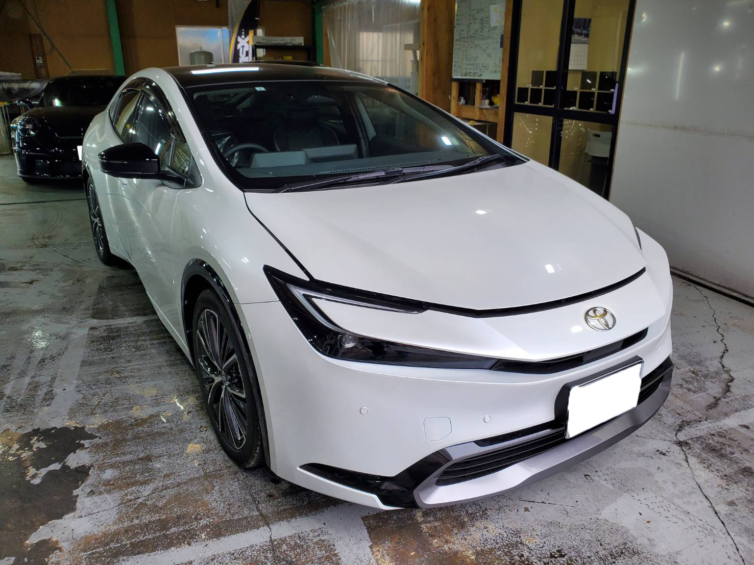 トヨタ 新型プリウス 施工写真 (1)