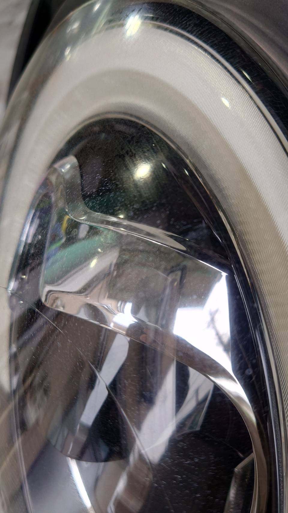 MINI ヘッドライト研磨 施工写真 (1)