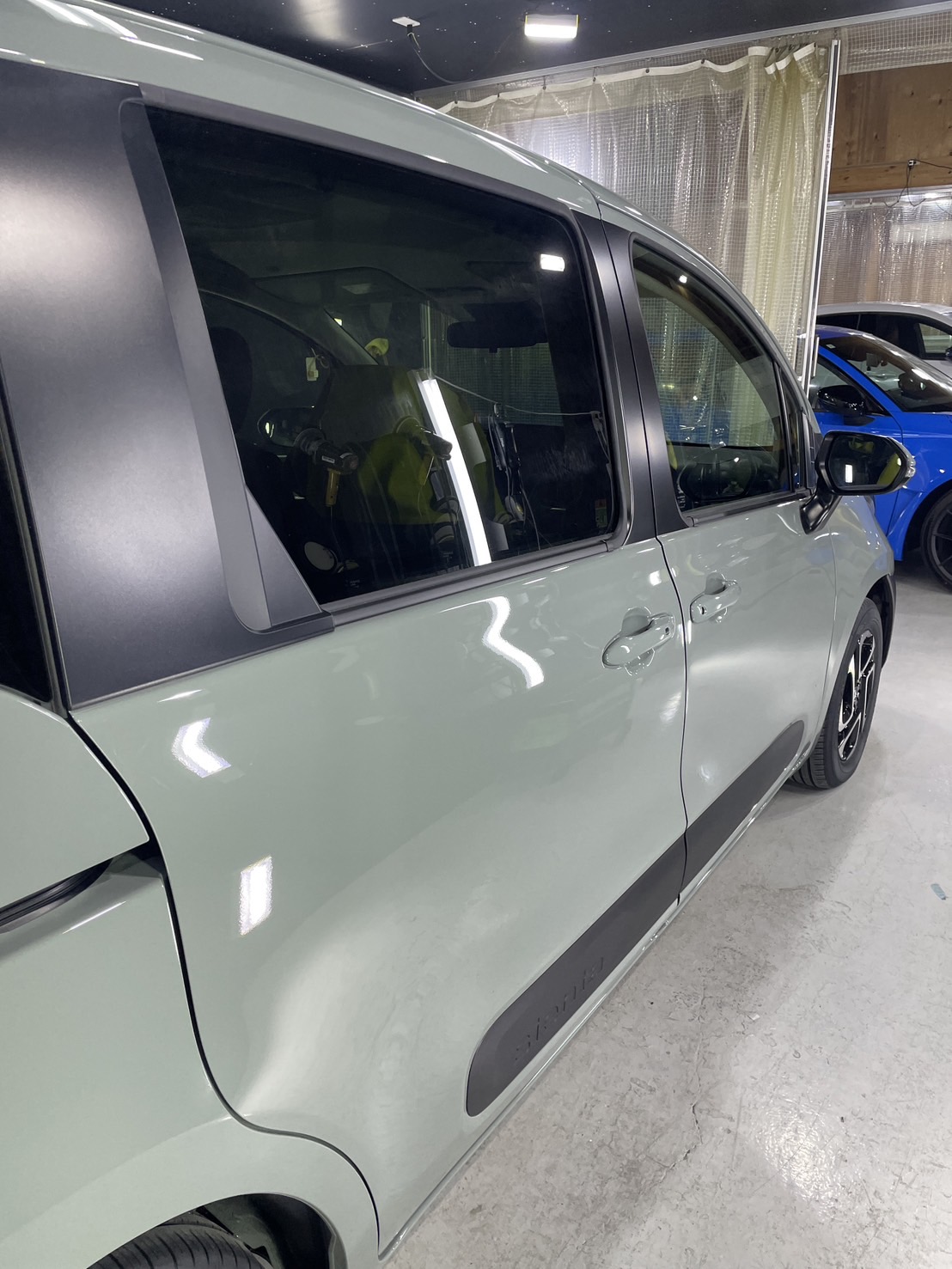 トヨタ 新型シエンタ 施工写真 (13)