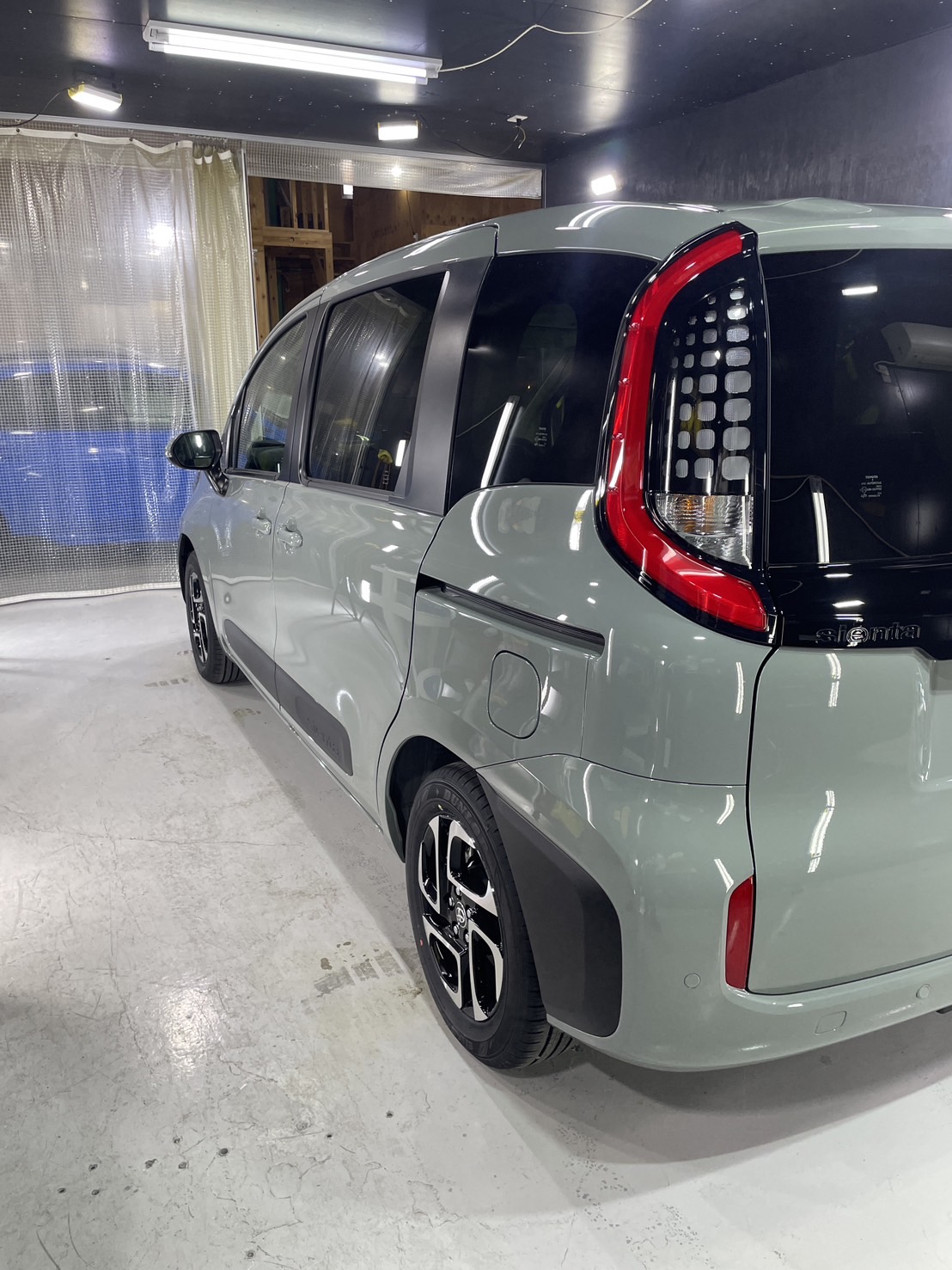 トヨタ 新型シエンタ 施工写真 (11)