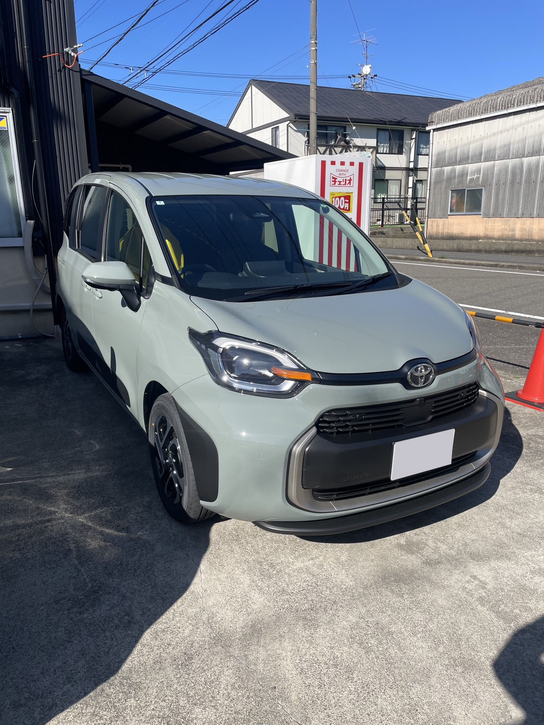 トヨタ 新型シエンタ 施工写真 (1)