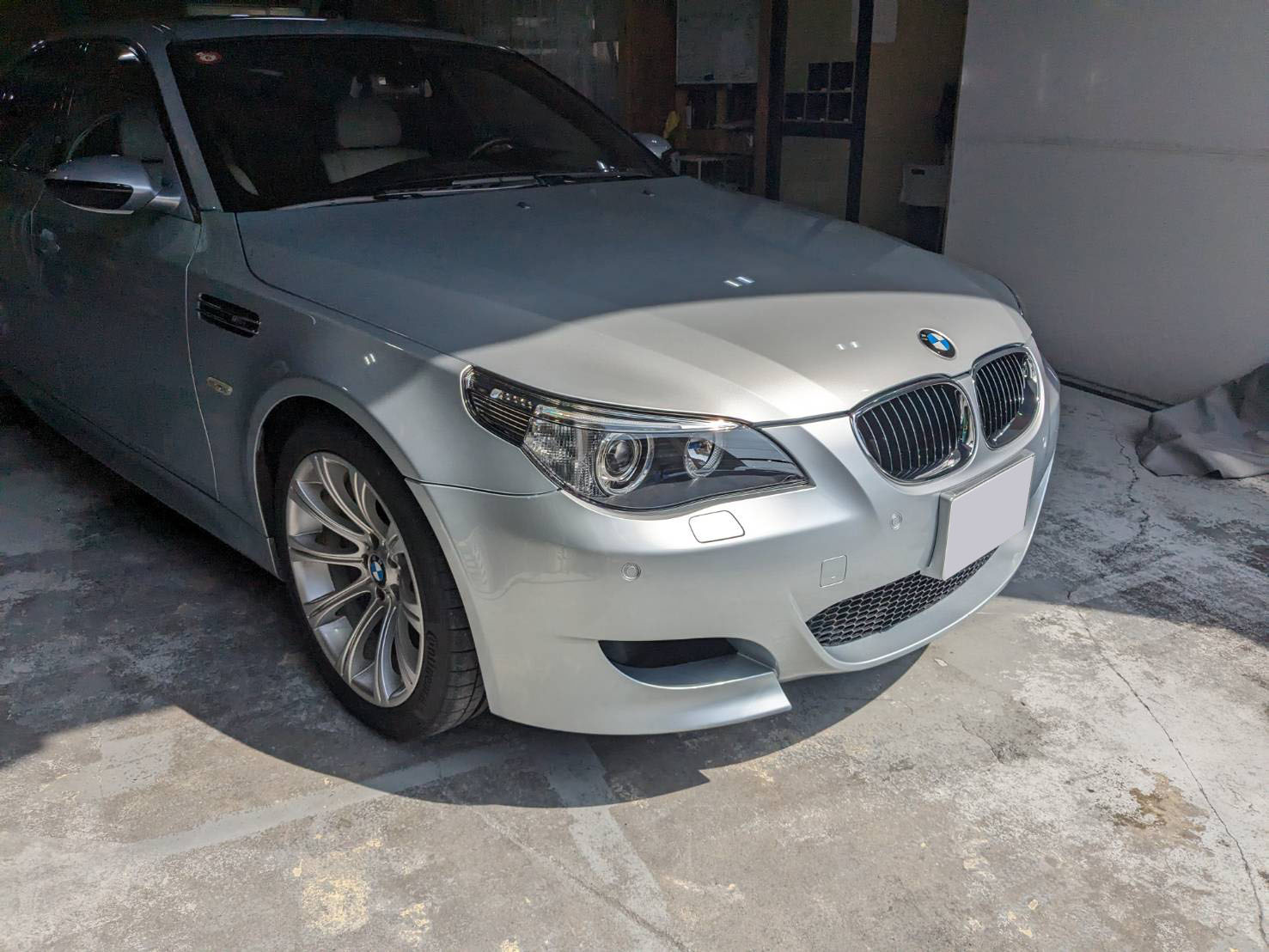 BMW M5 施工写真 (1)