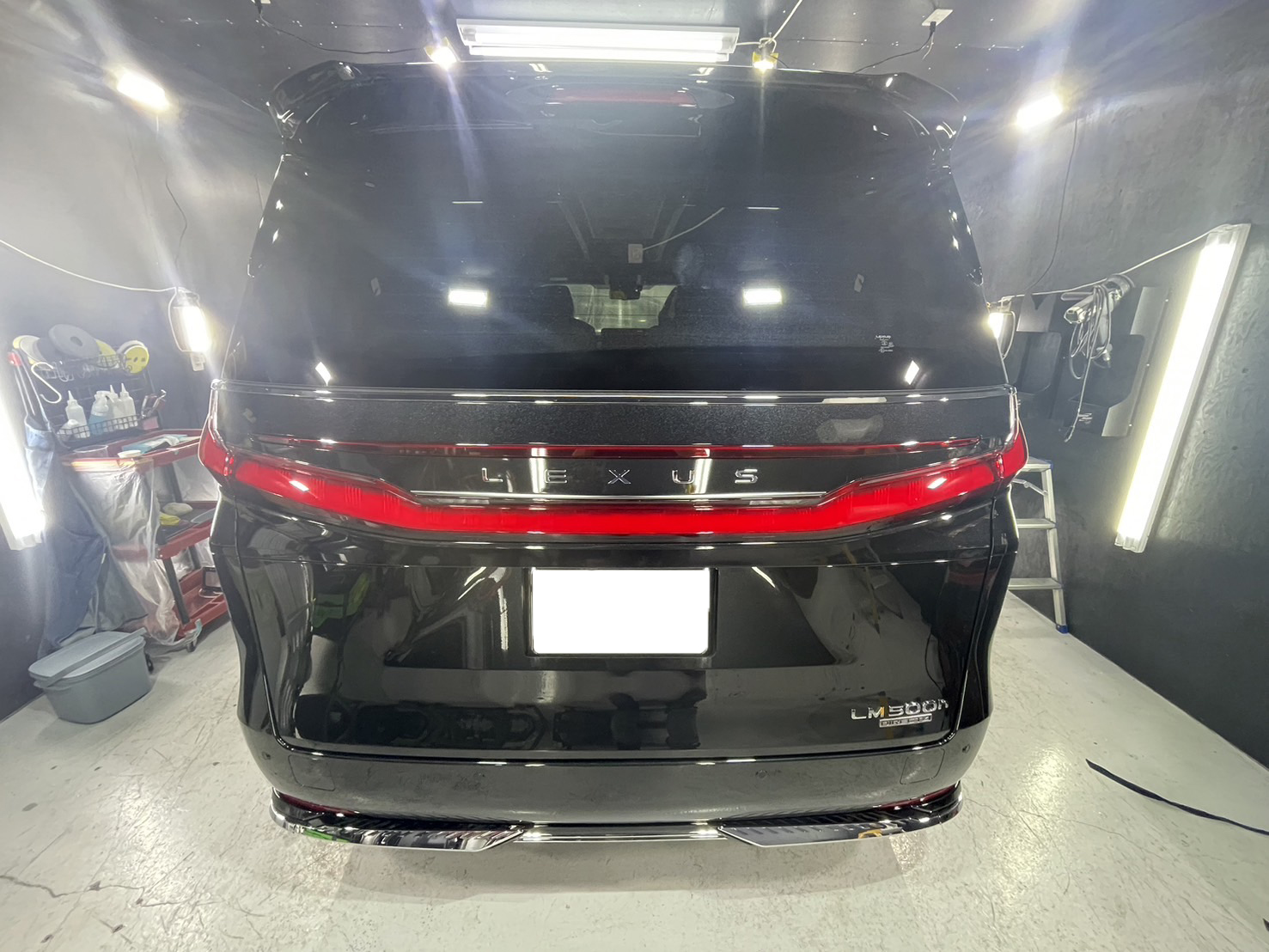 レクサス LM 施工写真 (8)