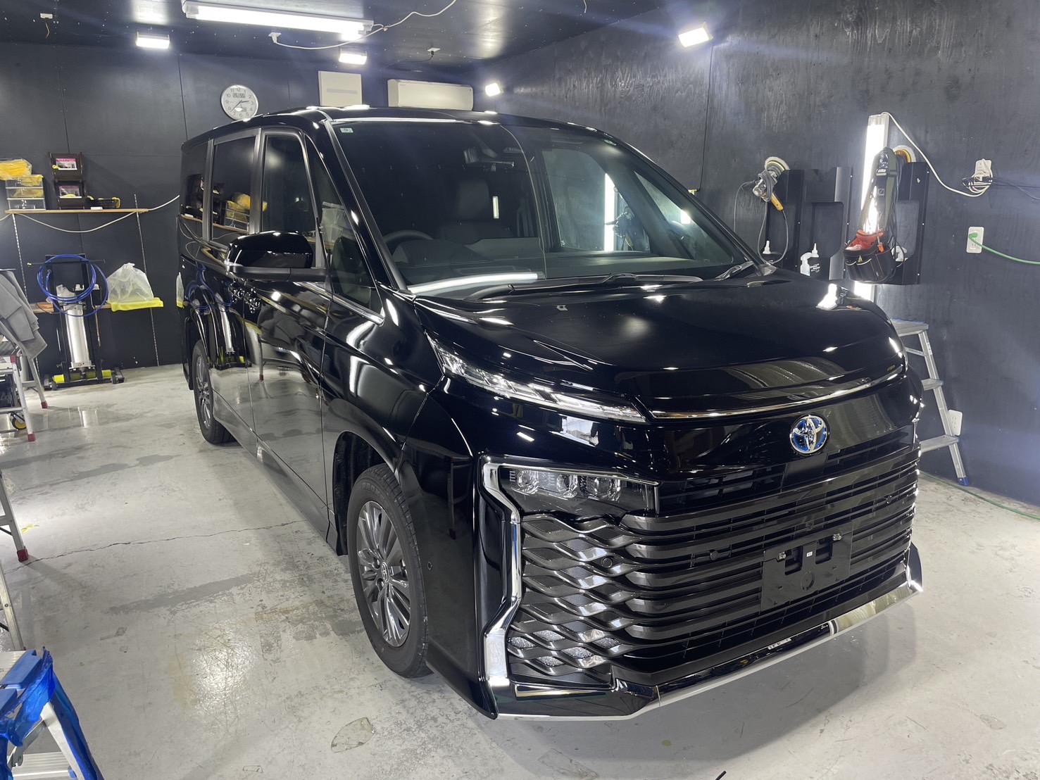 トヨタ VOXY 施工写真 (4)