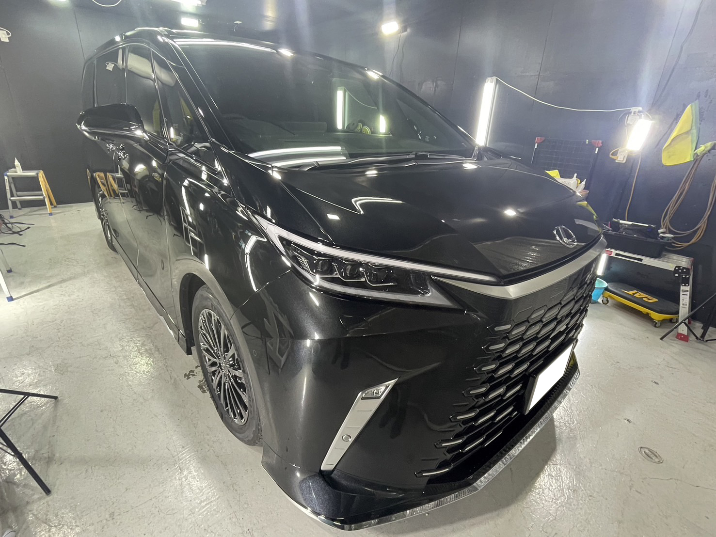 レクサス LM 施工写真 (7)