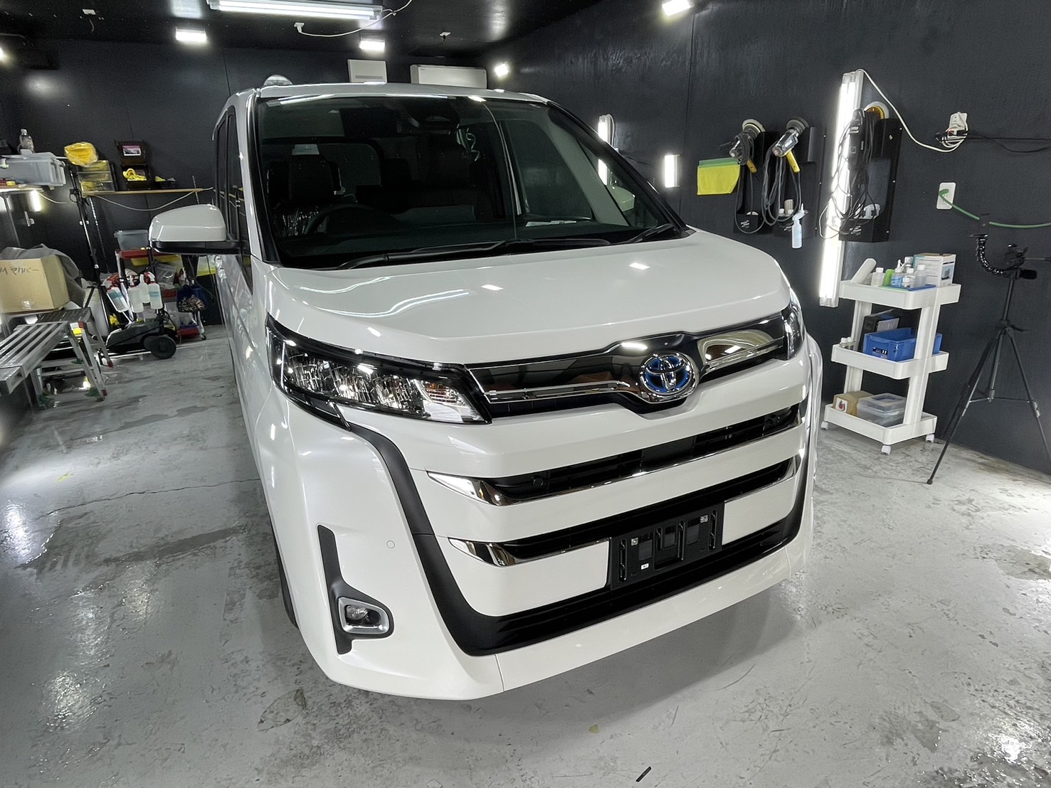 トヨタ 新型ノア 施工写真 (1)