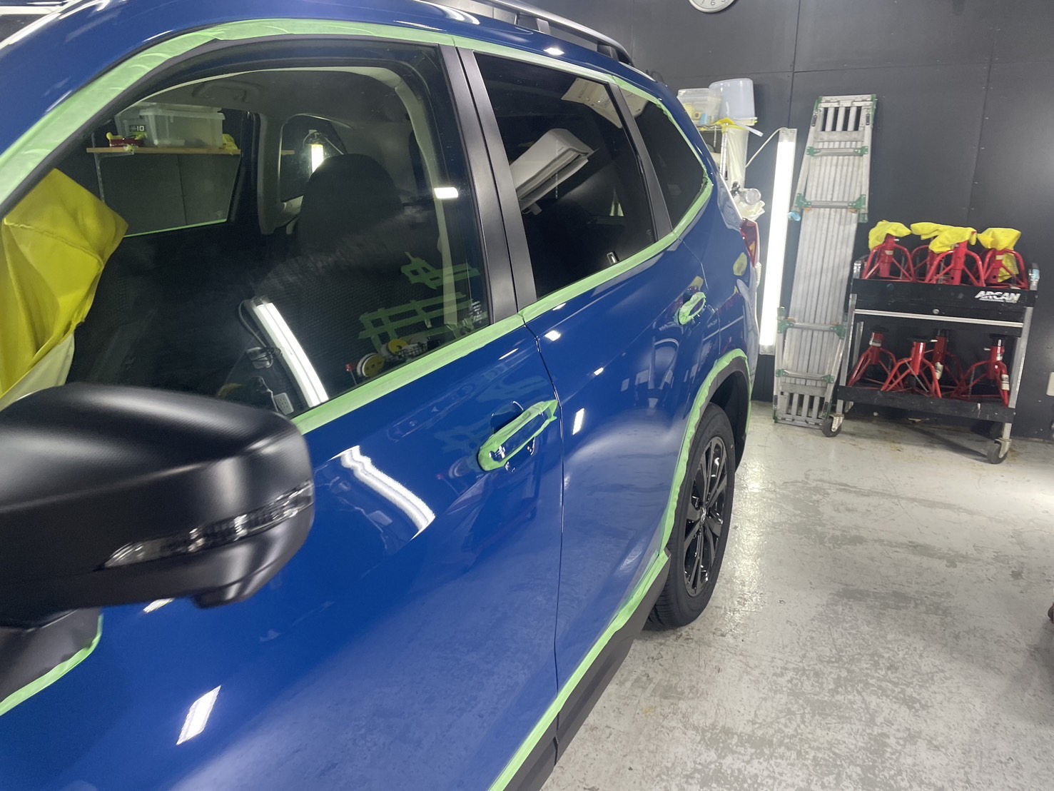 スバル 新型フォレスター 施工写真 (7)